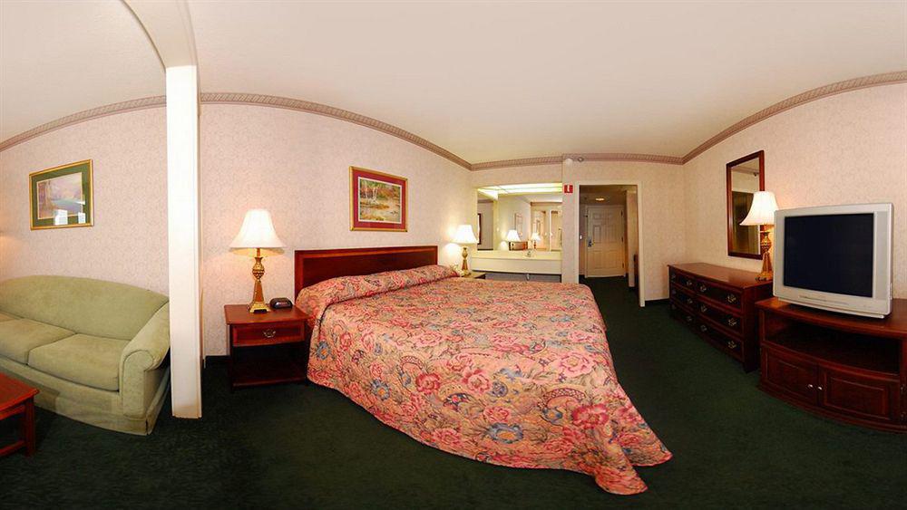 Clarion Inn Willow River Sevierville Exterior foto